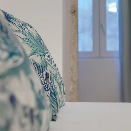 Apartment Bairro Alto Chic Oasis